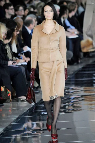 Look 13